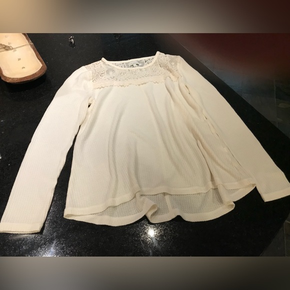 💕Cute Lucky Brand sweater type blouse 💕 - Picture 1 of 5